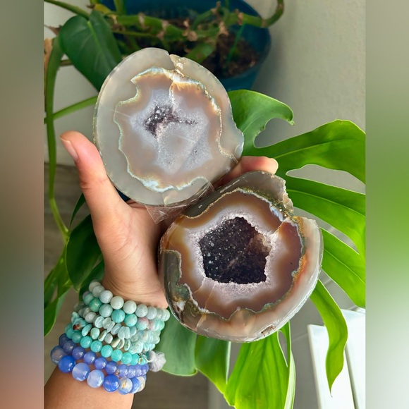 Agate Geode from Brazil - Picture 6 of 6